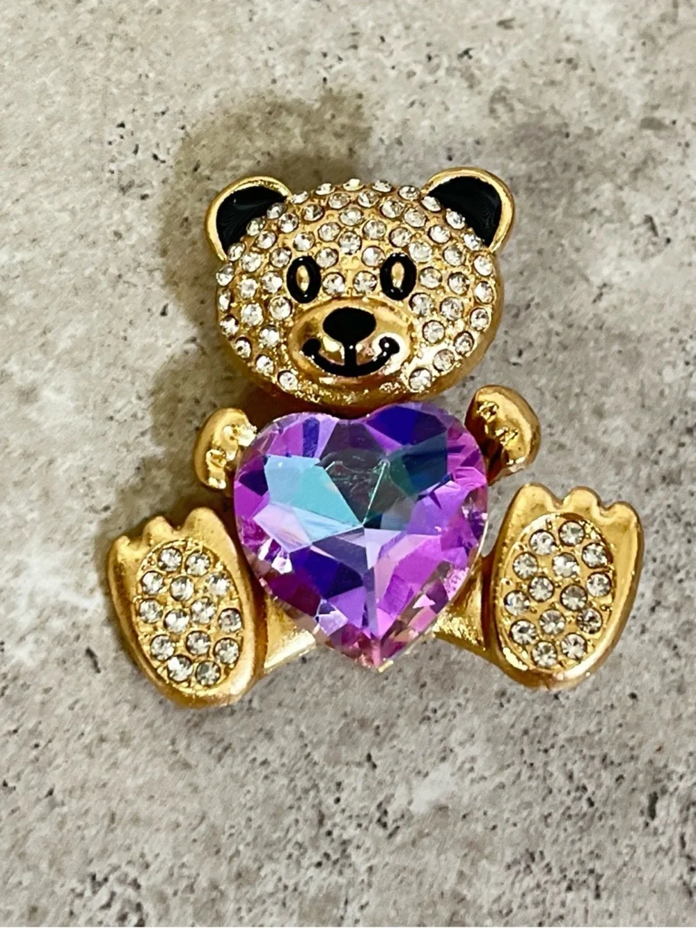 Brooch Teddy Bear NIP, center Purple heart Crystal, gold tone base